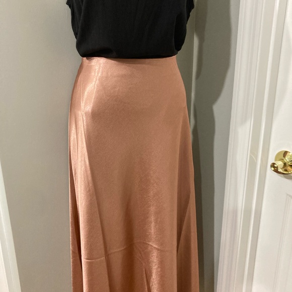 NWT Molly Bracken Satin Midi Skirt in Old Pink - Picture 2 of 8
